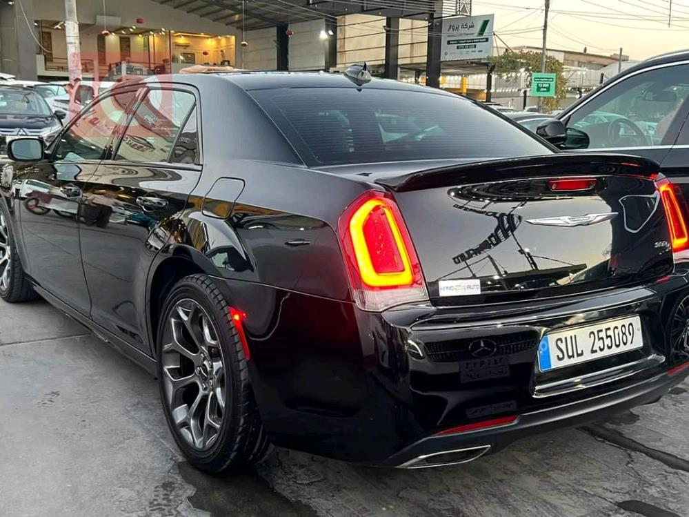 کرایسلەر 300